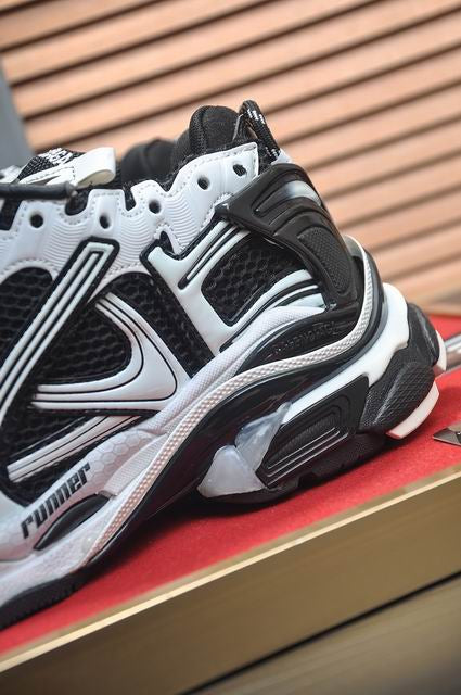 Balenciaga Runner
