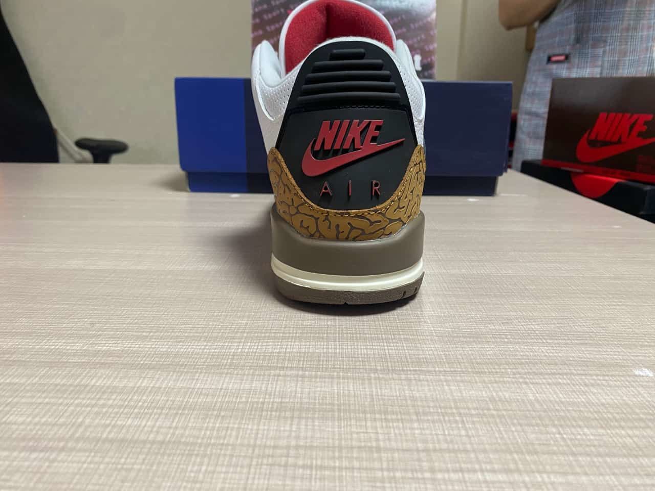 Jordan 3 x Travis Scott